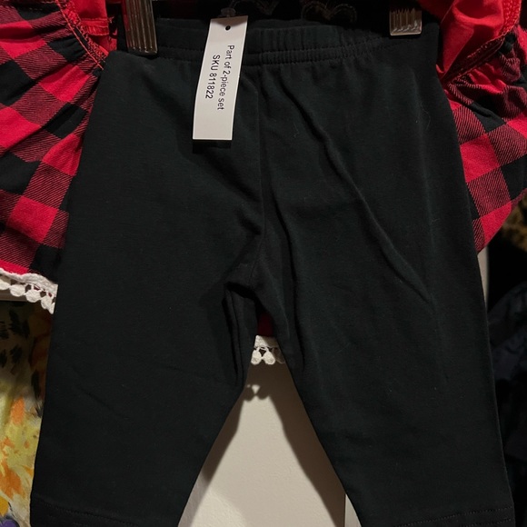 Red/Back Flannel Checker Dress w/🖤’s & Black Leggings for your little valentine - Picture 7 of 16